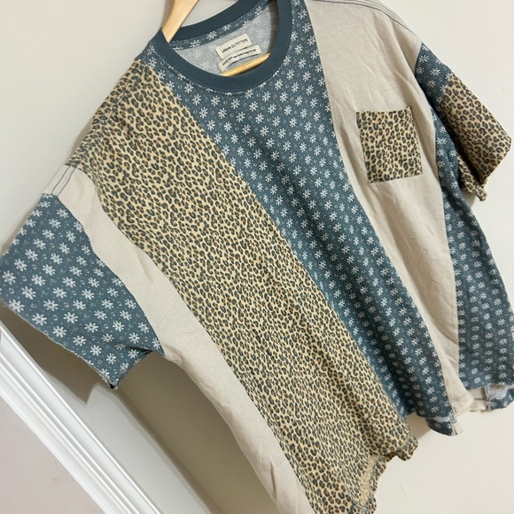 Oversized Patchwork animal T-Shirt shirt sleeve womens xs s urban outfitters - Picture 3 of 6